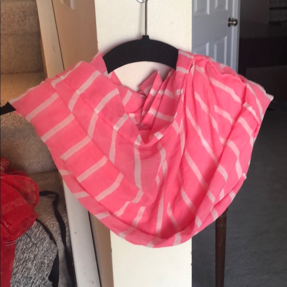 Gap infinity scarf